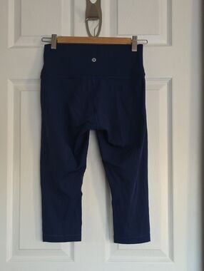 lululemon athletica Navy Cropped Leggings
